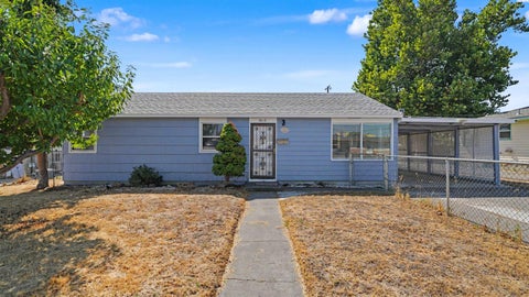 Photo of 1612 W Brown St, Pasco, WA 99301 (MLS # 295973)