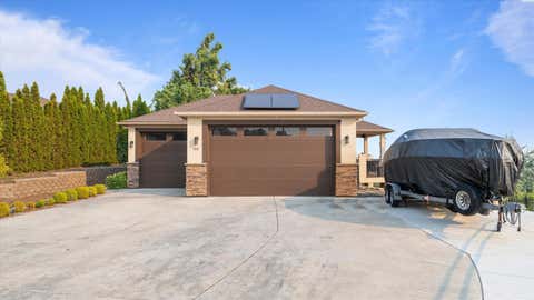 Photo of 490 Riverwood St, Richland, WA 99352 (MLS # 295255)