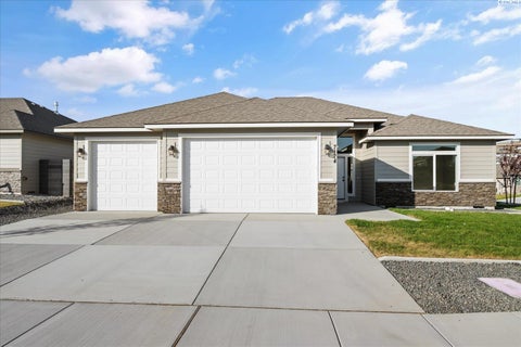 Photo of 7174 W 30th Ave, Kennewick, WA 99338 (MLS # 297359)