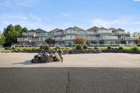Photo of 386 Columbia Point Drive #202, Richland, WA 99352 (MLS # 287131)