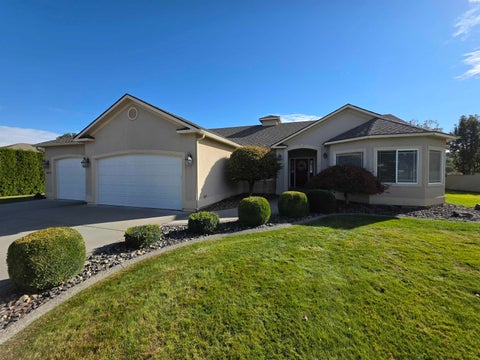 Photo of 4013 W 34th Ct, Kennewick, WA 99337 (MLS # 297208)