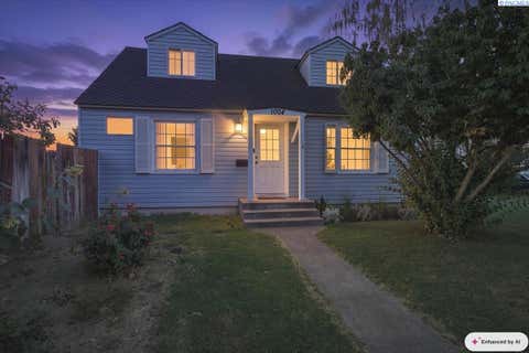 Photo of 1004 W Henry Street, Pasco, WA 99301 (MLS # 295385)