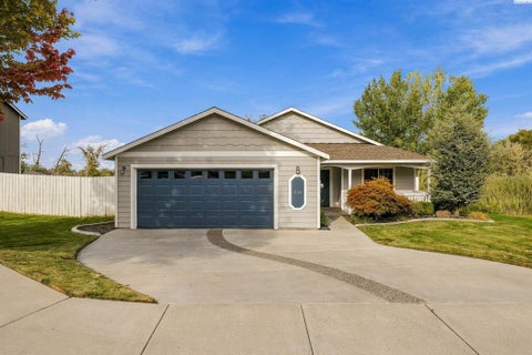 Photo of 438 Charbonneau Dr, Richland, WA 99352 (MLS # 296371)