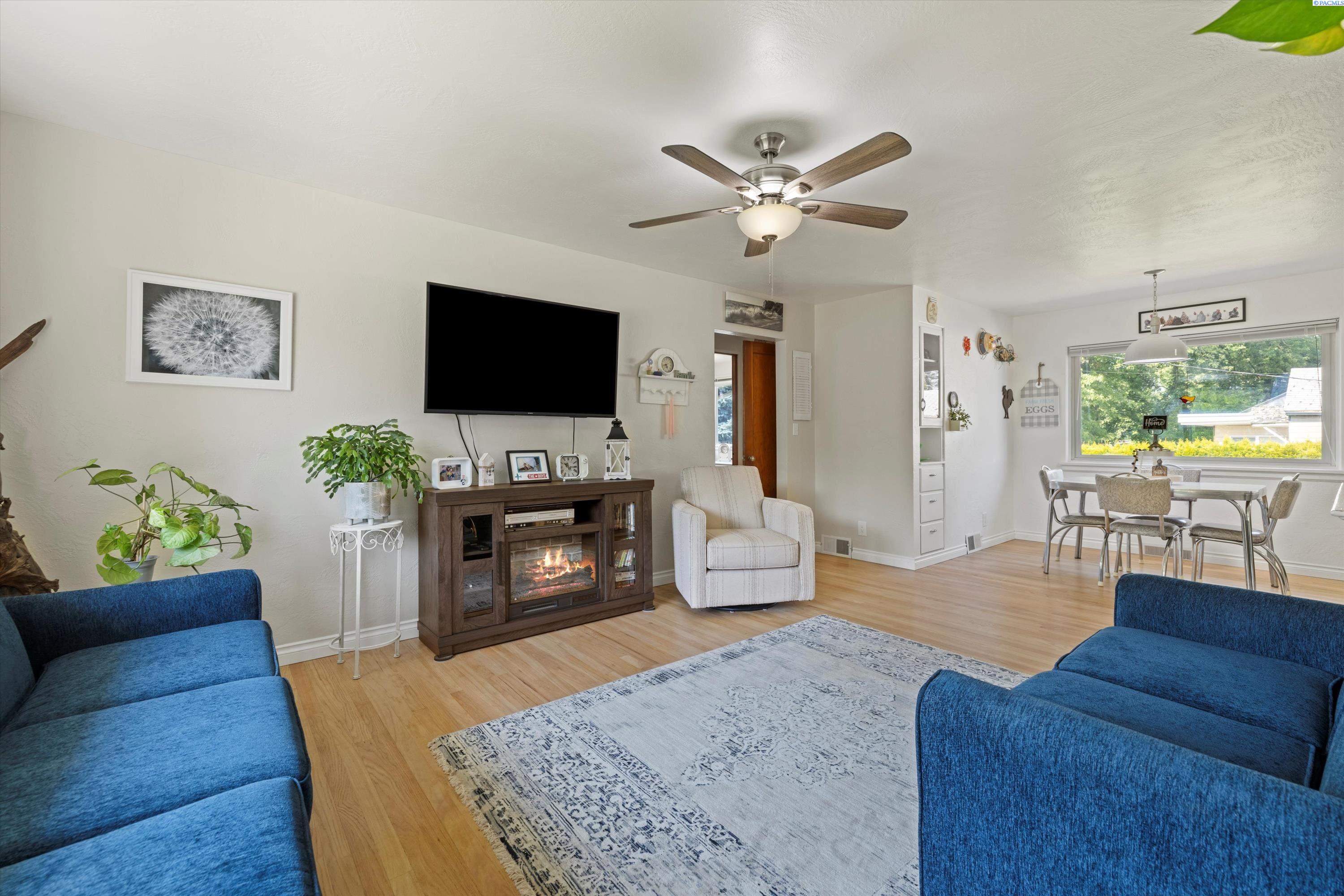 28 SW Evans Ave