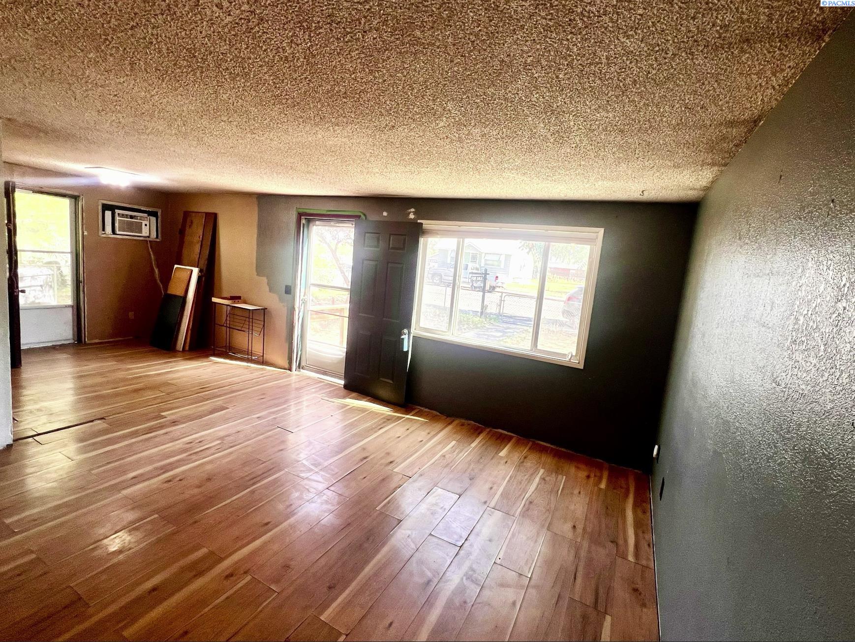 IDX 4 530 S Elm Ave