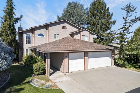 Photo of 39 Paradise Drive, Burbank, WA 99323 (MLS # 296702)