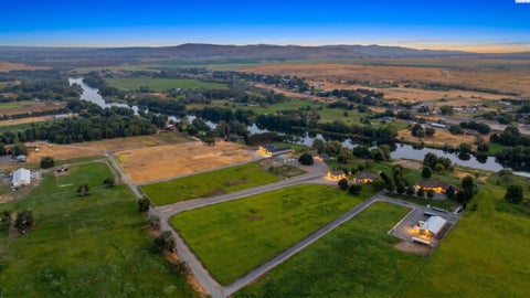 Photo of 97218 N Northstar PRNE, West Richland, WA 99353 (MLS # 295920)