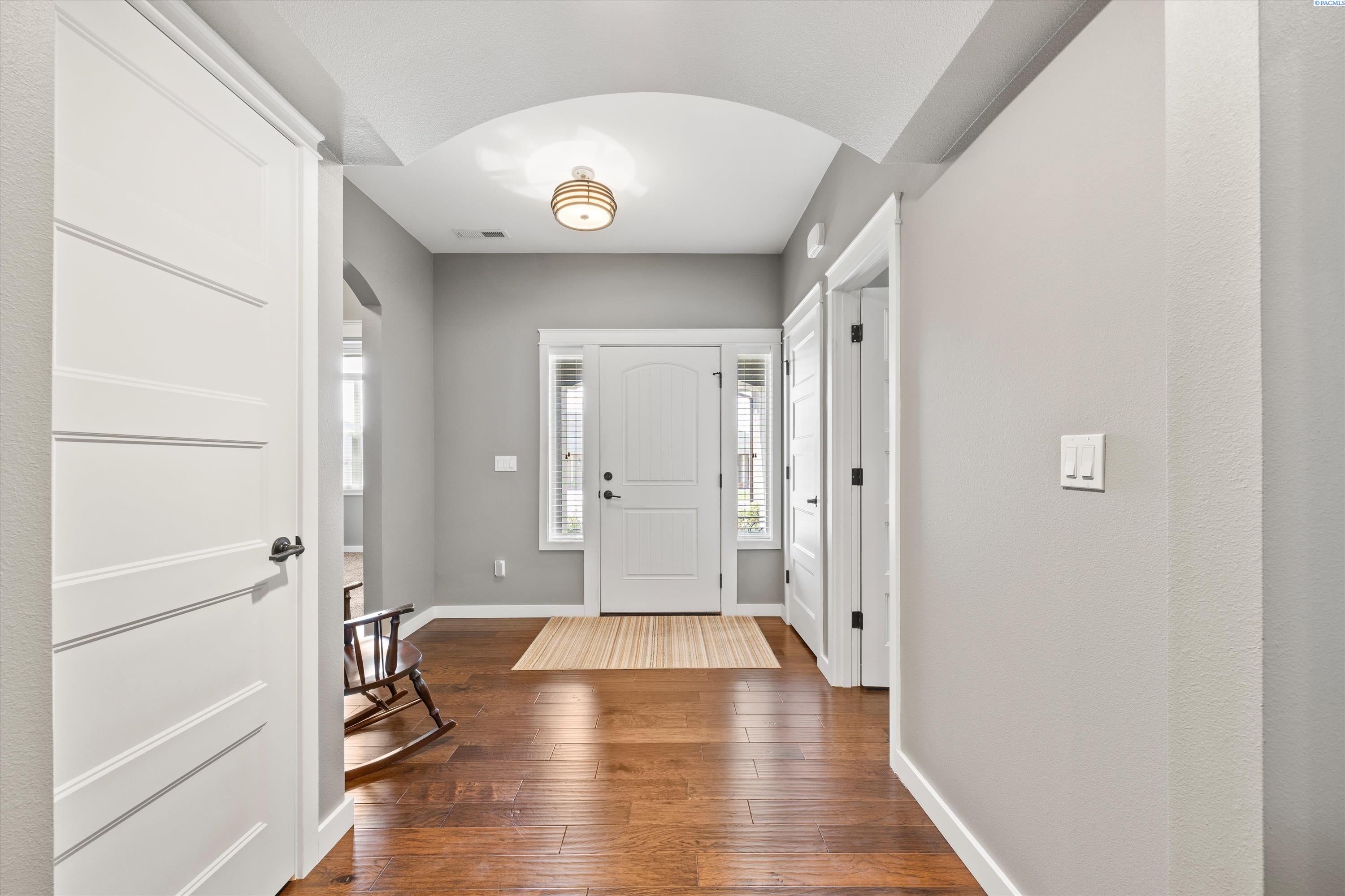 IDX 4 4715 Bermuda Dunes DR