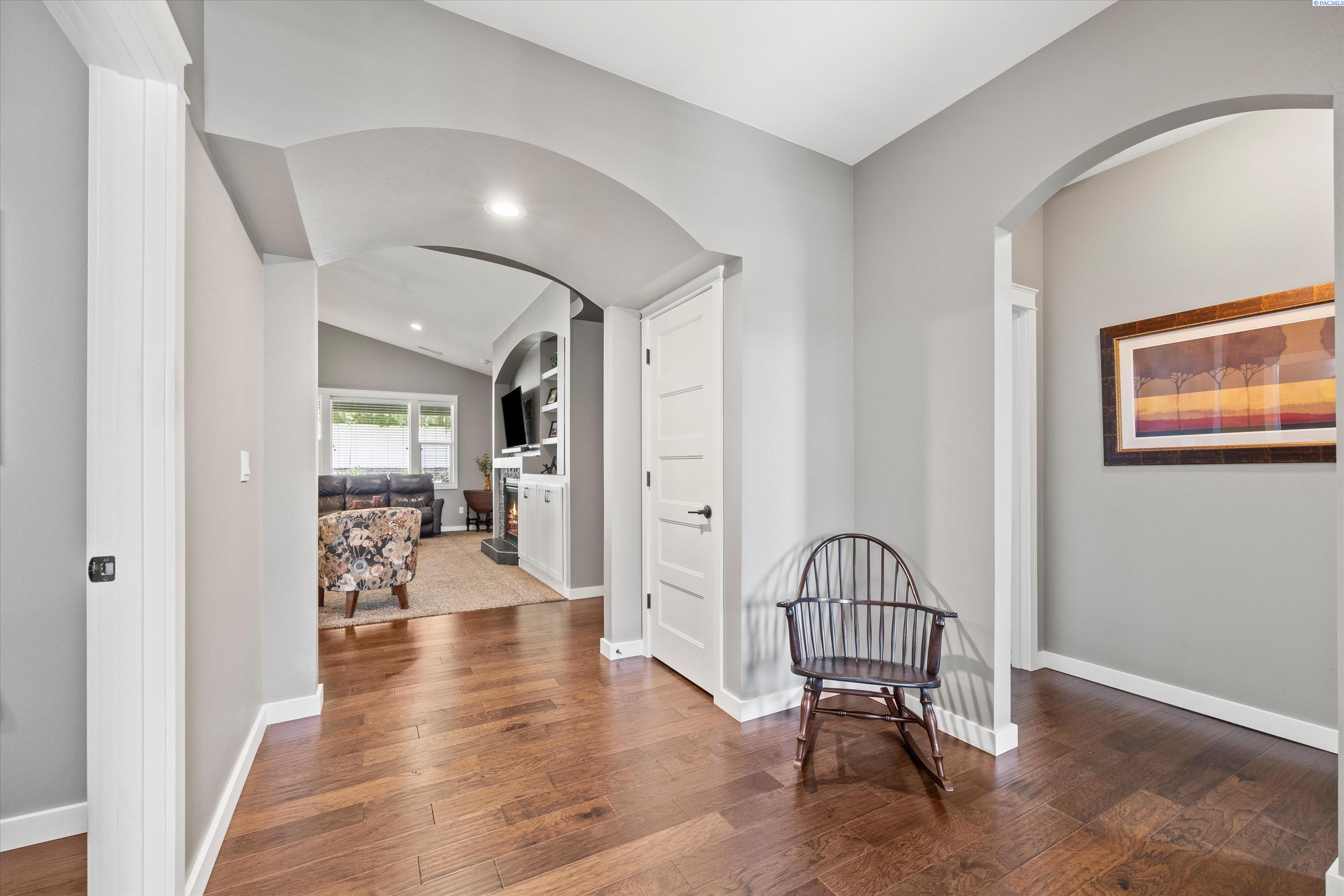 IDX 3 4715 Bermuda Dunes DR