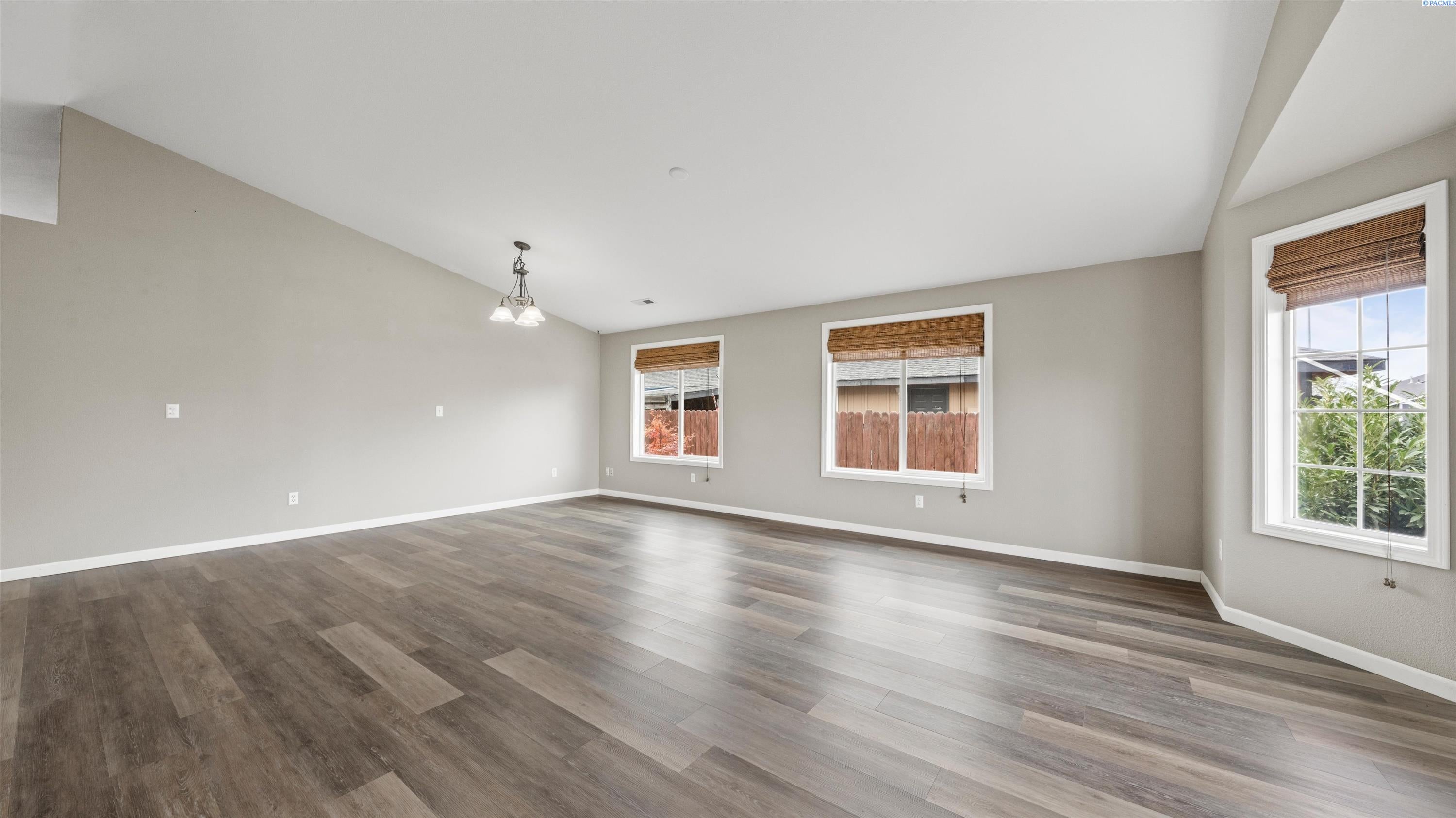 IDX 2 6704 Comiskey Dr.