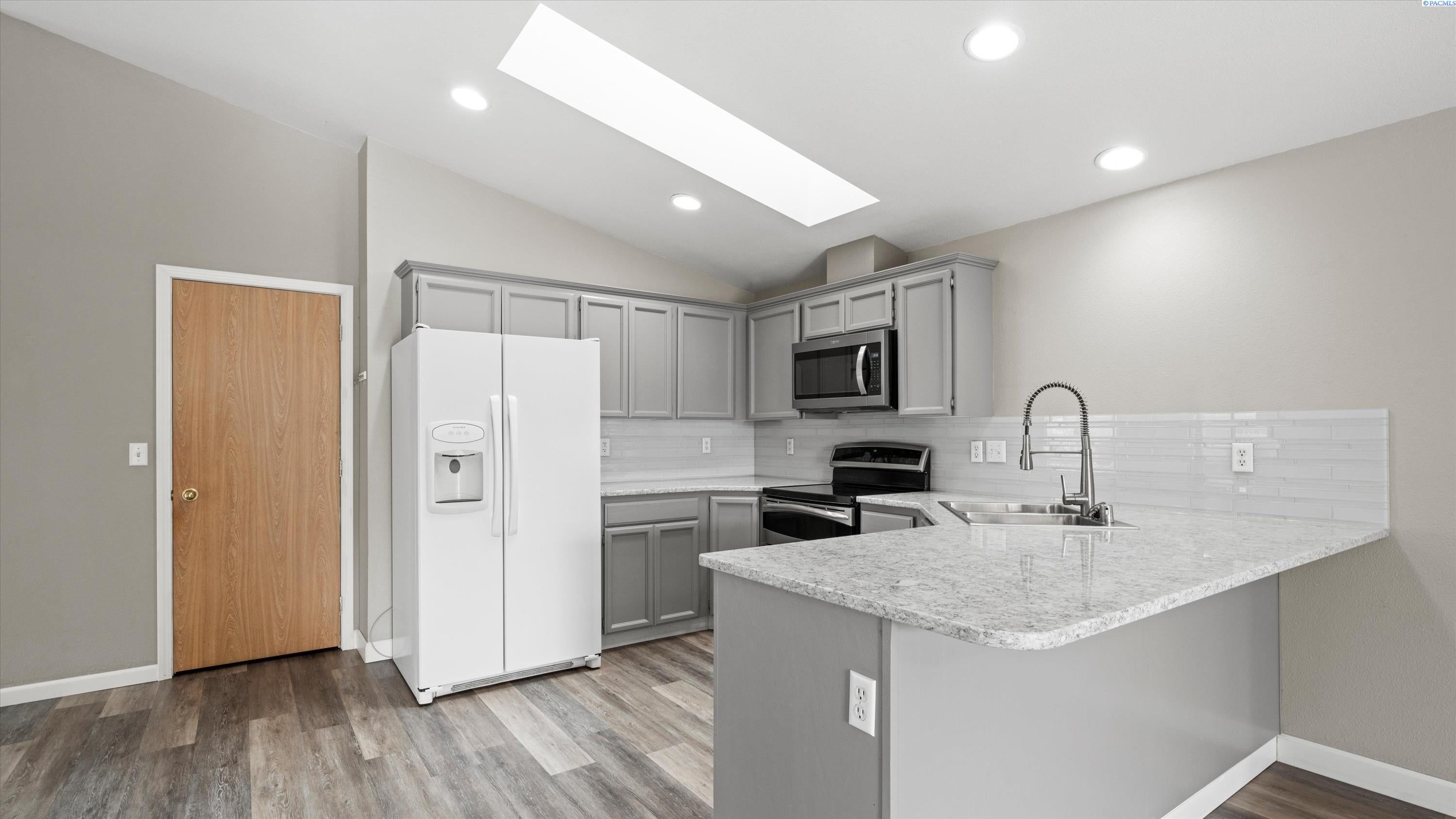 IDX 1 6704 Comiskey Dr.