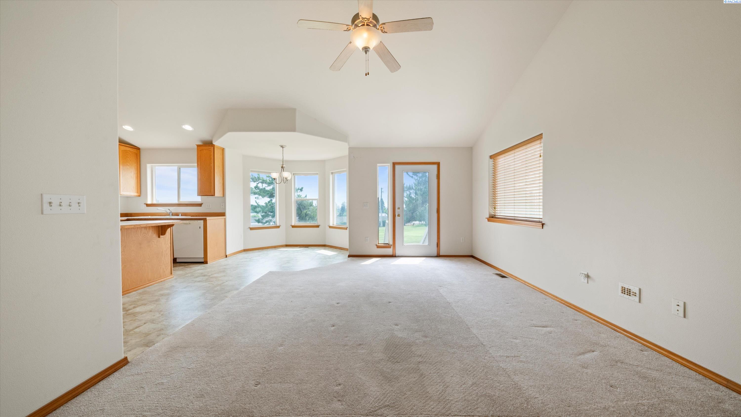 146 Henley Dr