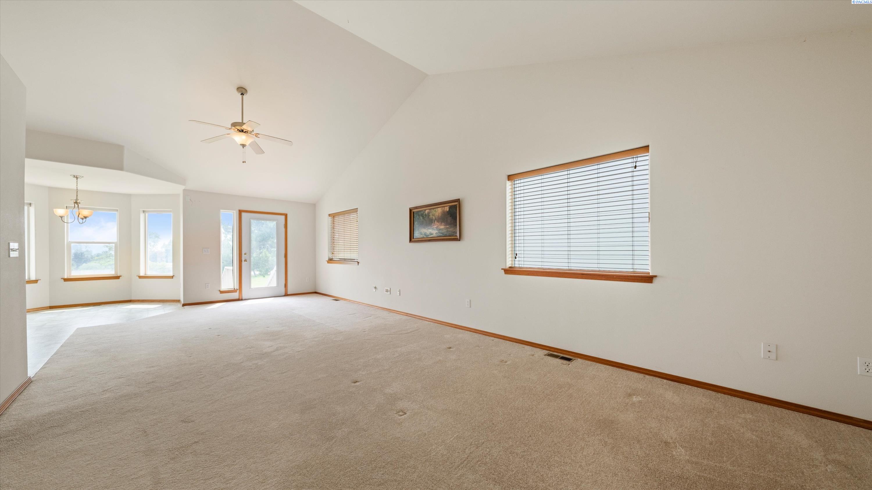 146 Henley Dr