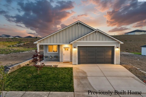 Photo of 3537 Nuthatch Street Lot 201, Richland, WA 99352 (MLS # 294634)