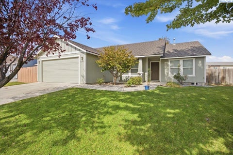 Photo of 5202 Spirea Dr, West Richland, WA 99353 (MLS # 296691)