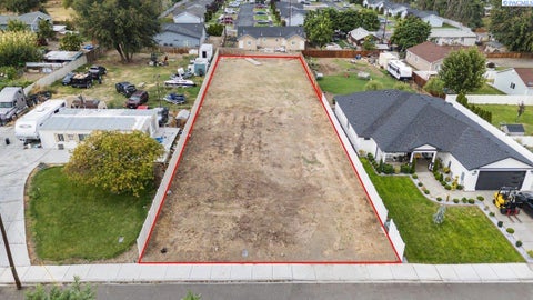Photo of 1420 South St, Sunnyside, WA 98944 (MLS # 296200)