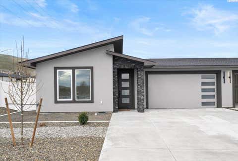 Photo of 1102 Fairhaven Loop #34, Richland, WA 99352 (MLS # 291365)