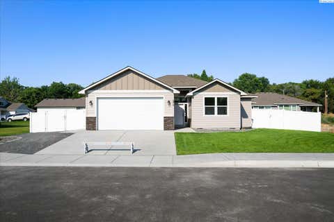 Photo of 2816 S Beech St, Kennewick, WA 99337 (MLS # 295924)