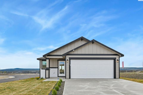 Photo of 703 Honeylicious St, Richland, WA 99352 (MLS # 295031)
