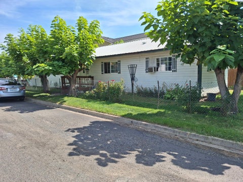 Photo of 102 S G St, Toppenish, WA 98948 (MLS # 296085)