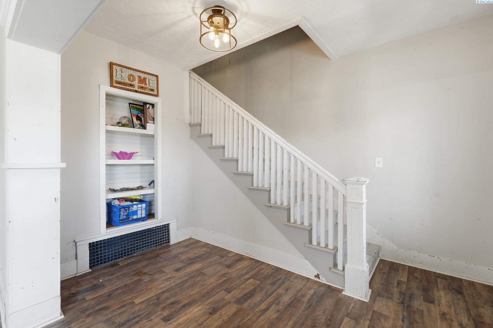 307 W Bonneville St