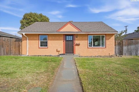 Photo of 1735 N 6th Ave, Pasco, WA 99301 (MLS # 296710)