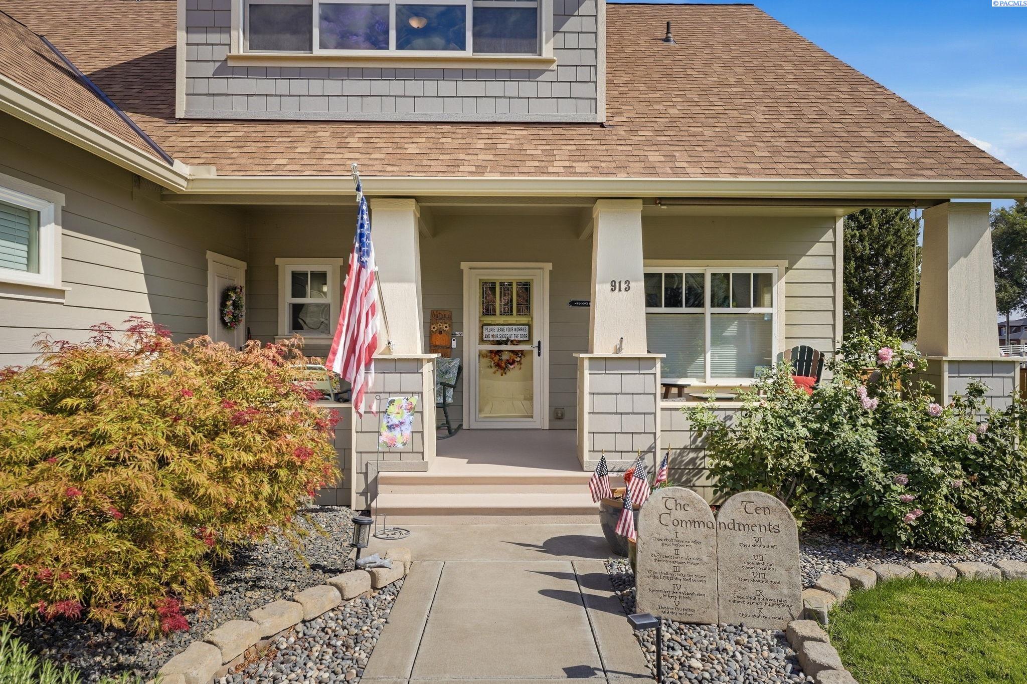 913 Christopher Ln
