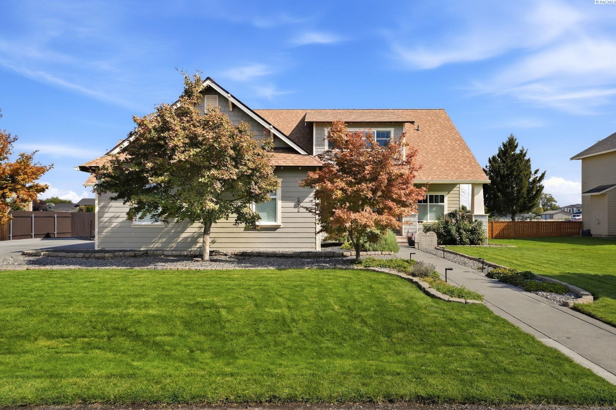 913 Christopher Ln