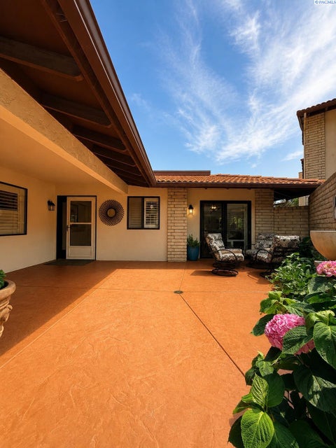 Photo of 125 Casa Sueno Ct, Richland, WA 99352 (MLS # 291468)