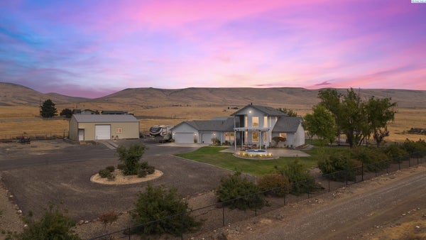 511 SAINT HILAIRE RD, YAKIMA, WA 98901 - Image ec3a9434e8f9b1aa9f2b9d3f87fd9222/577158892