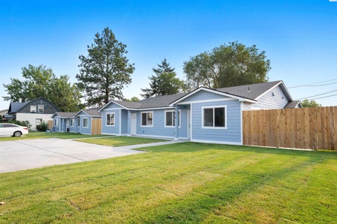 Photo of 502 N Kent Place, Kennewick, WA 99336 (MLS # 295338)