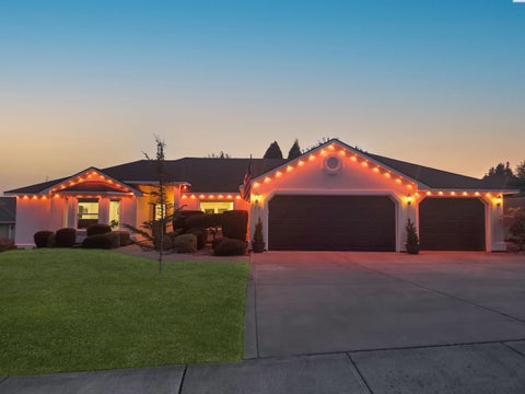 Photo of 227 Bear Drive, Richland, WA 99352 (MLS # 297128)