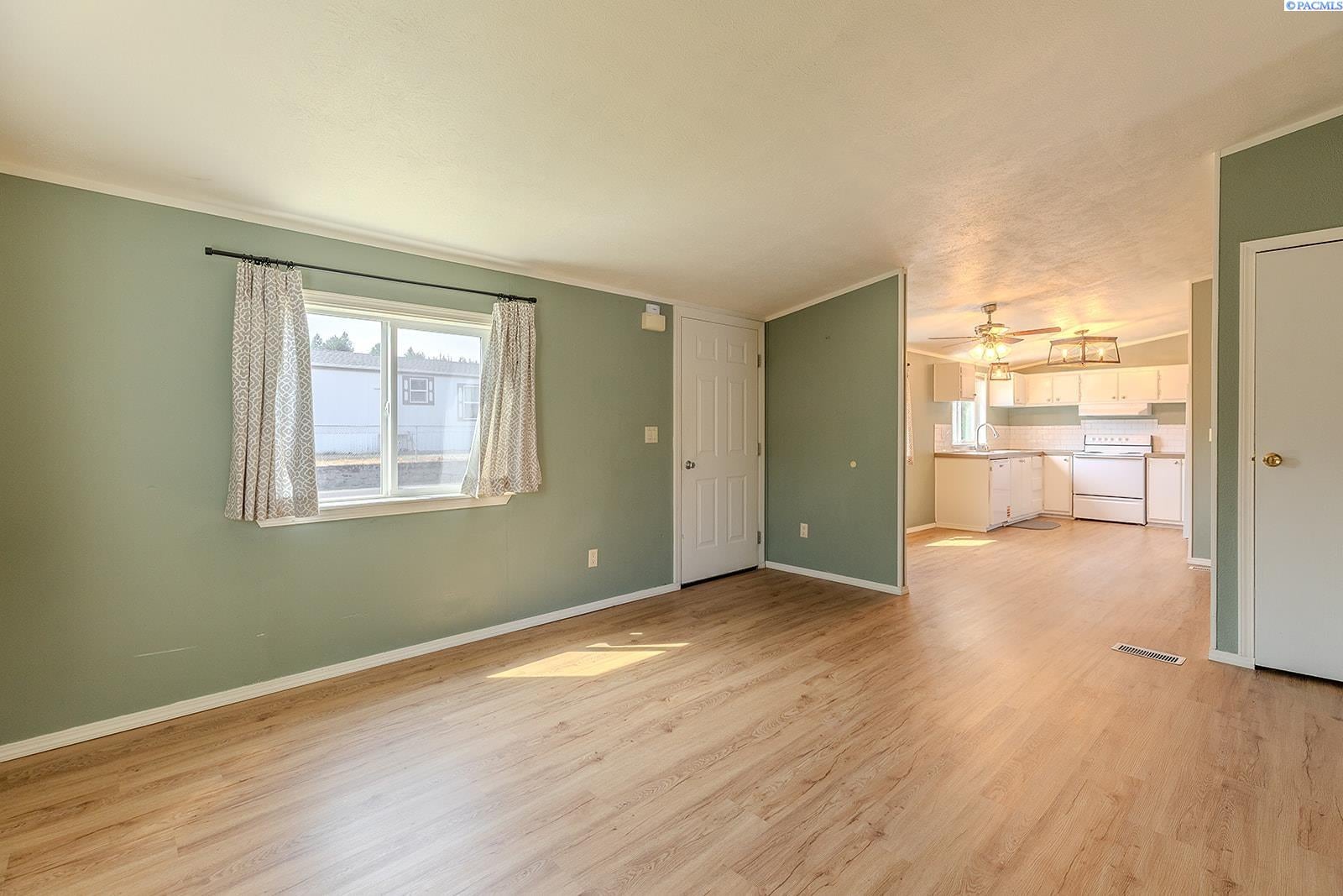 260 NW Golden Hills Dr #7