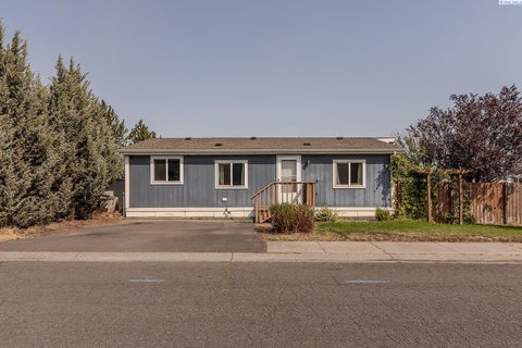 Photo of 260 NW Golden Hills Dr #7 DR, Pullman, WA 99163 (MLS # 295915)
