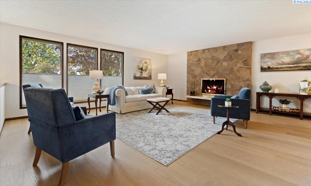 1801 Crestline Drive