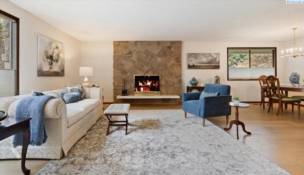1801 Crestline Drive