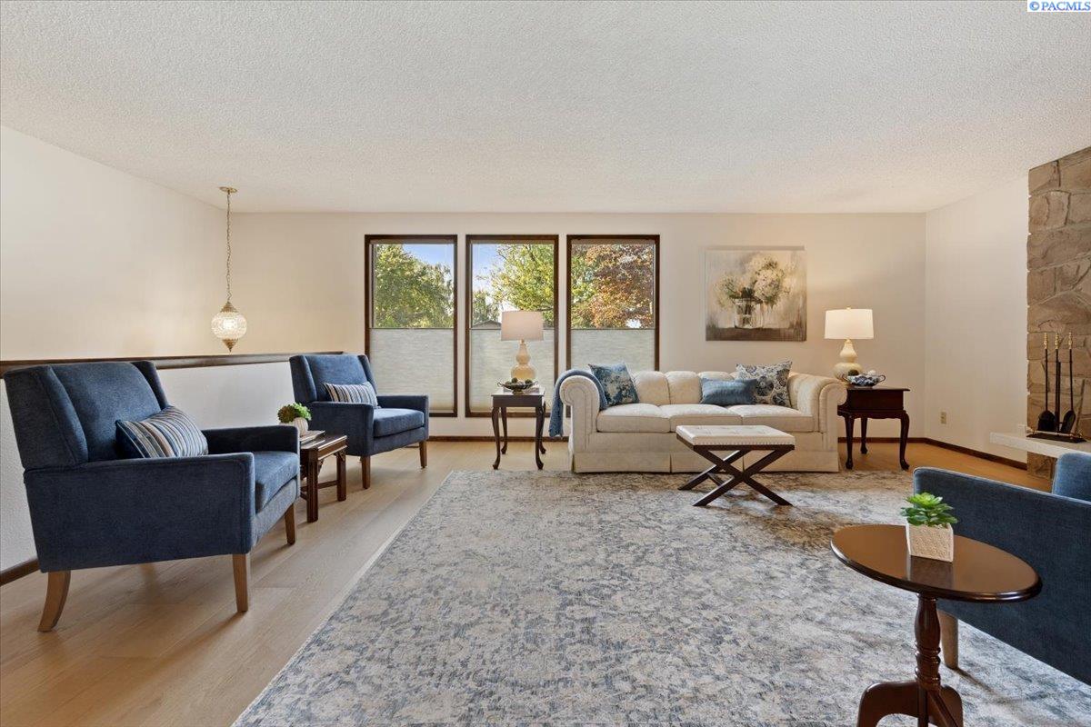 1801 Crestline Drive
