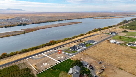 Photo of 29 Columbia Bluff Ln #LOT 8, Pasco, WA 99301 (MLS # 288458)