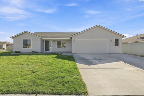 Photo of 5519 arthur Lane, Pasco, WA 99301 (MLS # 295986)