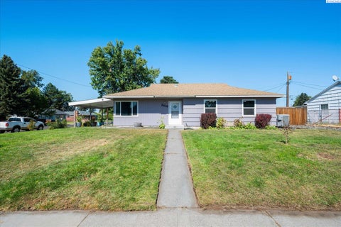 Photo of 2416 Pullen St, Richland, WA 99354 (MLS # 296304)