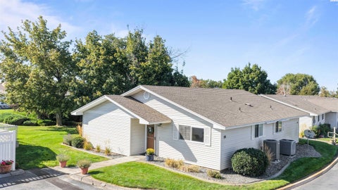 Photo of 4203 W Kennewick Ave #20, Kennewick, WA 99336 (MLS # 296106)