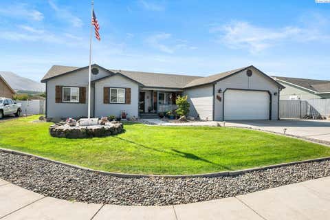 Photo of 505 Paver Ct, Benton City, WA 99320 (MLS # 295429)