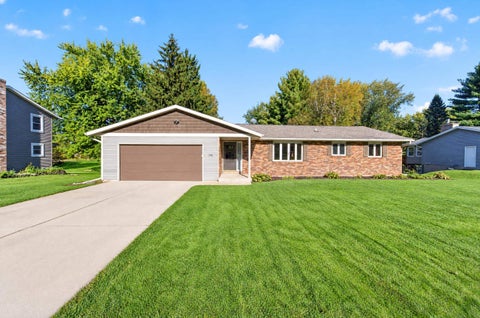 Photo of 508 Woodvale Drive, DeForest, WI 53532 (MLS # 2035051)