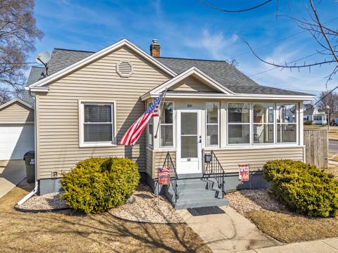 Photo of 201 W Burns Street, Portage, WI 53901 (MLS # 2029325)