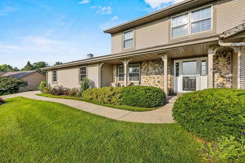 Photo of 7600 Suffolk Down, Sun Prairie, WI 53590 (MLS # 2018944)