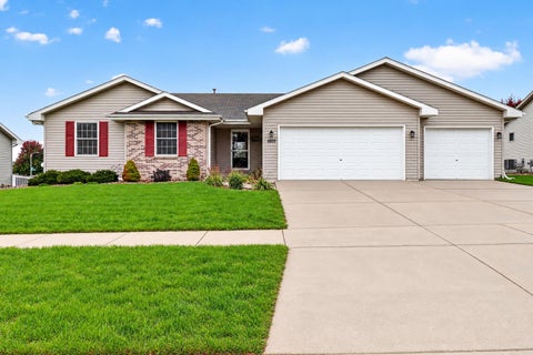 Photo of 4609 Parkwood Drive, Janesville, WI 53563 (MLS # 2034838)