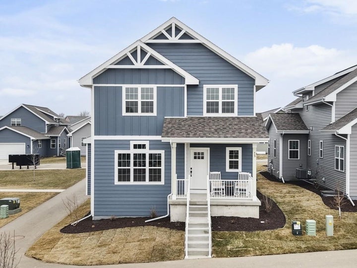 Photo 1 of 60 — 15 Bluestem Pass, Mount Horeb, WI 53572