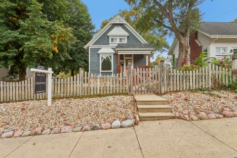 Photo of 624 S Garfield Avenue, Janesville, WI 53545 (MLS # 2034757)