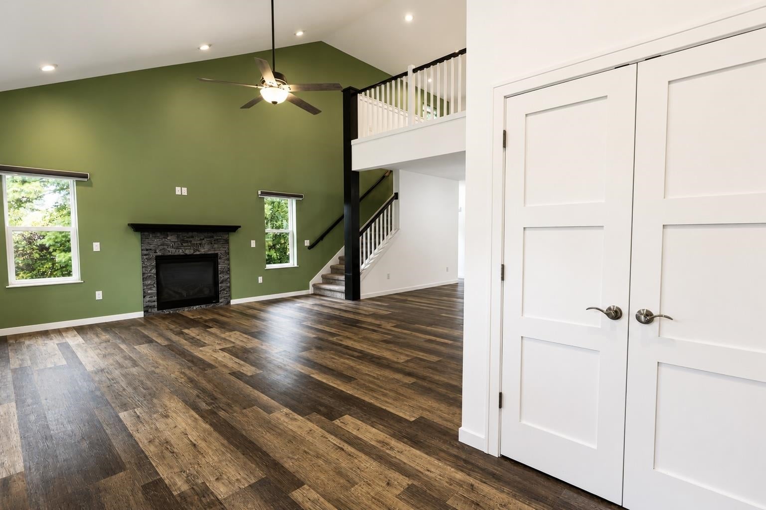 5571 Cheryl Drive - Photo 2