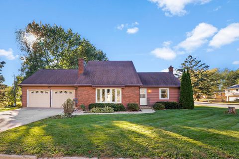 Photo of 304 Barbara Street, Verona, WI 53593 (MLS # 2010429)